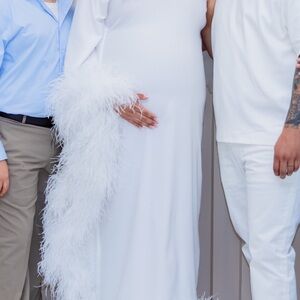 Dupe Taller Marmo Elegant White Feathered Dress